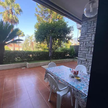 Degli Inglesi דירה